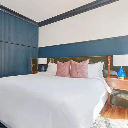 The Davis Downtown San Diego Chambre photo