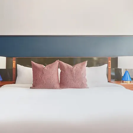 The Davis Downtown San Diego Chambre photo