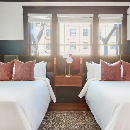 The Davis Downtown San Diego Chambre photo