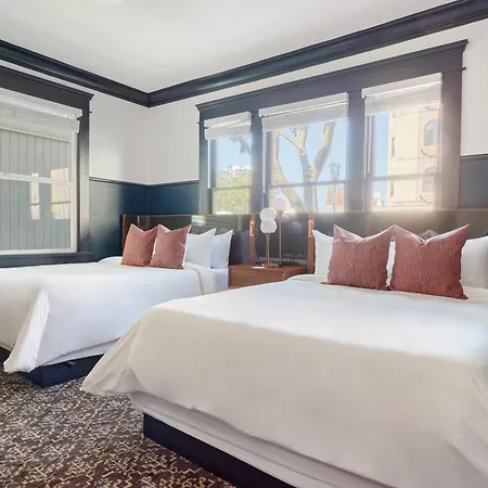 The Davis Downtown San Diego Chambre photo